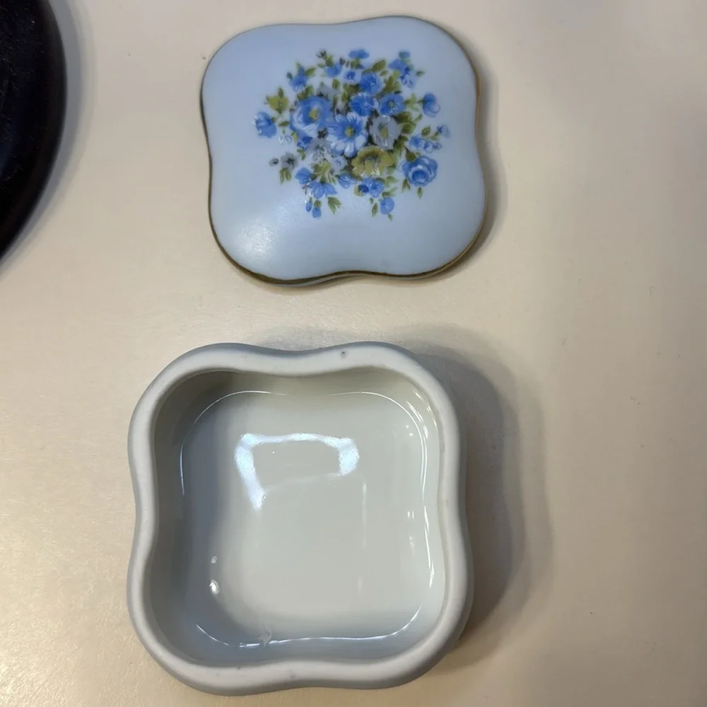 Lefton China Handpainted Blue Floral Trinket Keepsake Box Vintage #7687 - Picture 4 of 10